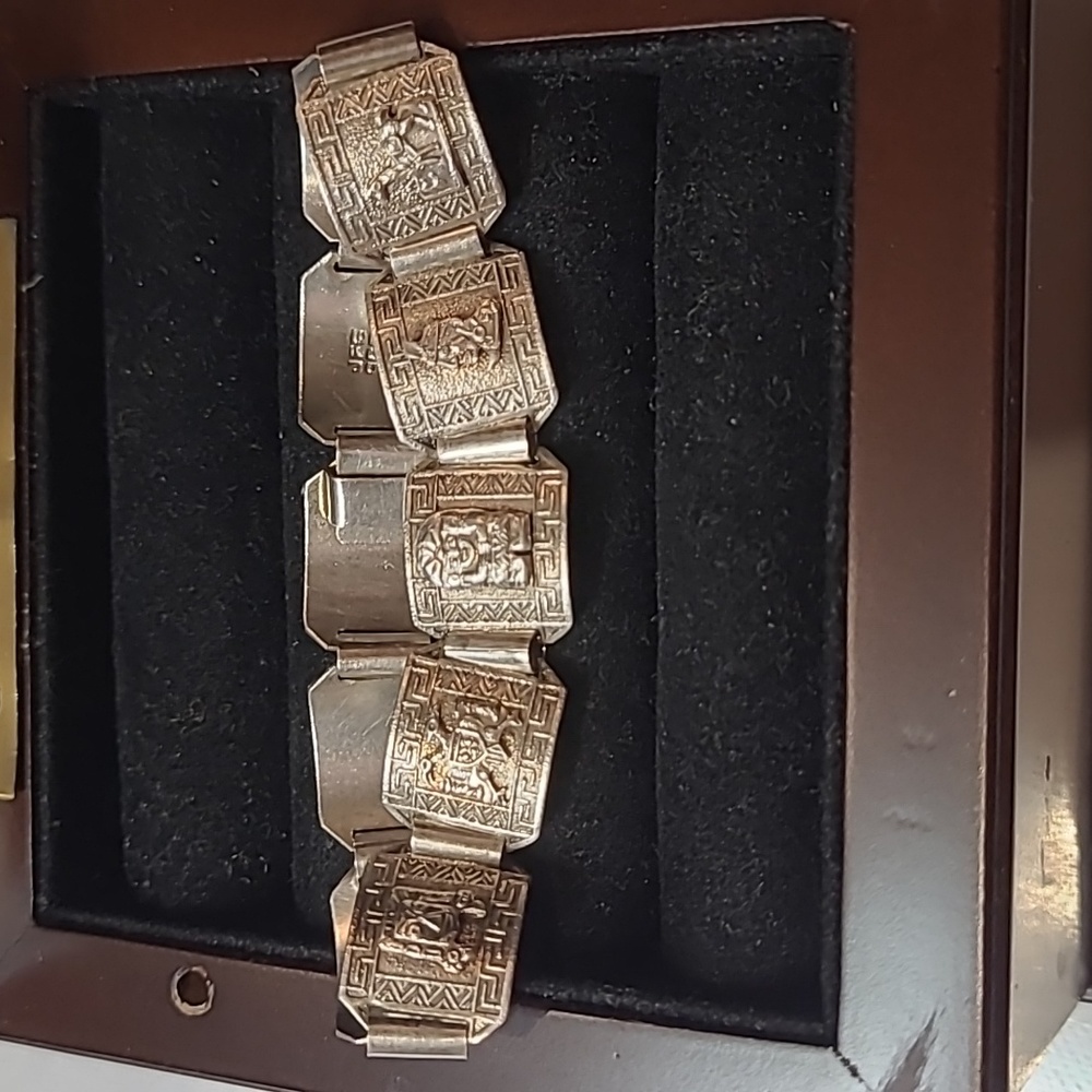 Vintage peru silver 925 bracelet  storyteller pattern